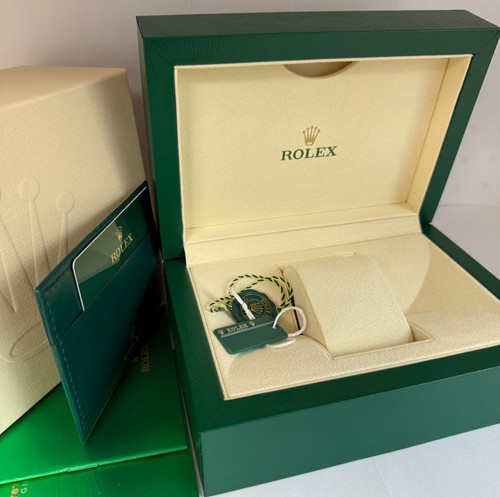 Rolex medium presentation - presentation, box