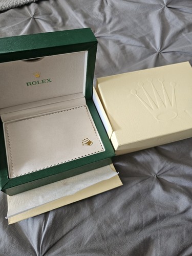 Rolex green wave presentation - green,