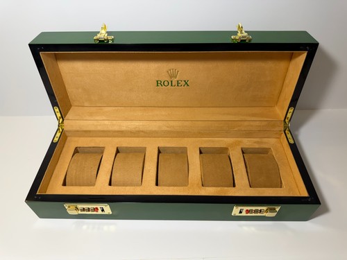 Green wooden watch - watch, display
